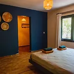 Nomadas Yanıklar