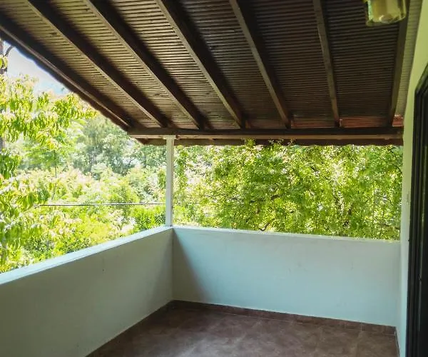 Bed & Breakfast Nomadas *