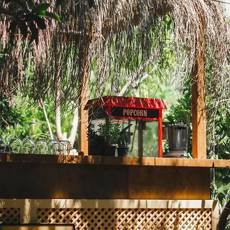 Nomadas Bed and Breakfast Yanıklar