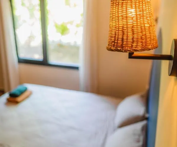 Nomadas Bed & Breakfast *