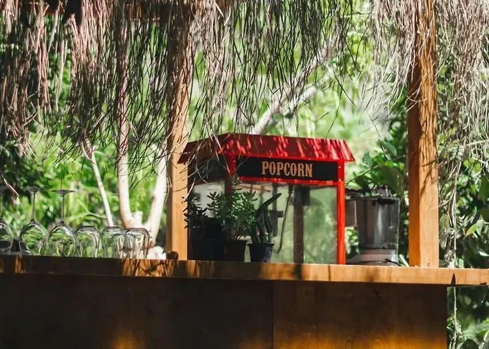 Nomadas Bed & Breakfast *